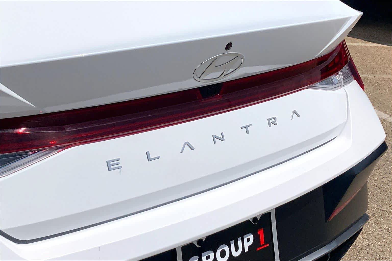 Used 2025 Hyundai Elantra SEL FWD image 10