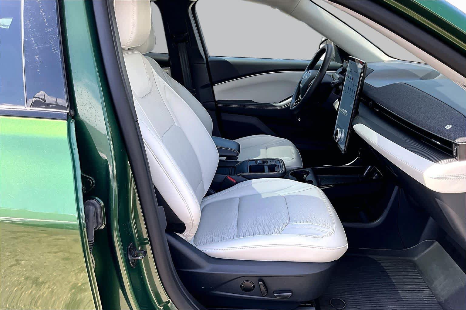 Certified 2025 Ford Mustang Mach-E Premium AWD/4WD image 8