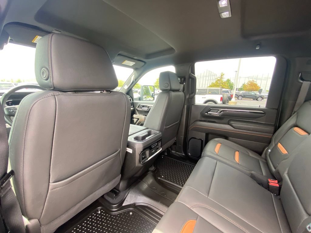 Used 2025 GMC Sierra 2500 AT4 AWD/4WD image 23