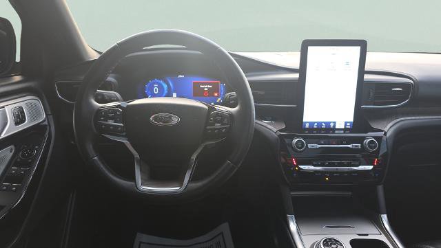 Certified 2023 Ford Explorer Platinum w/ Technology Package image 18