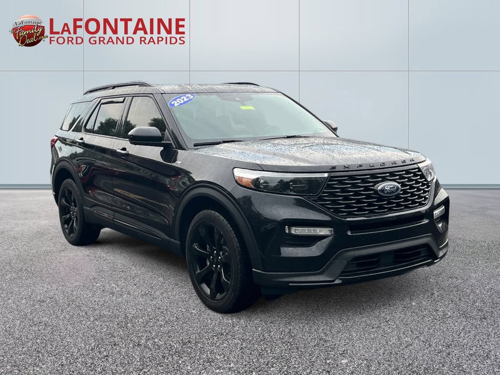 Certified 2023 Ford Explorer ST-Line w/ Class IV Trailer Tow Package AWD/4WD image 3