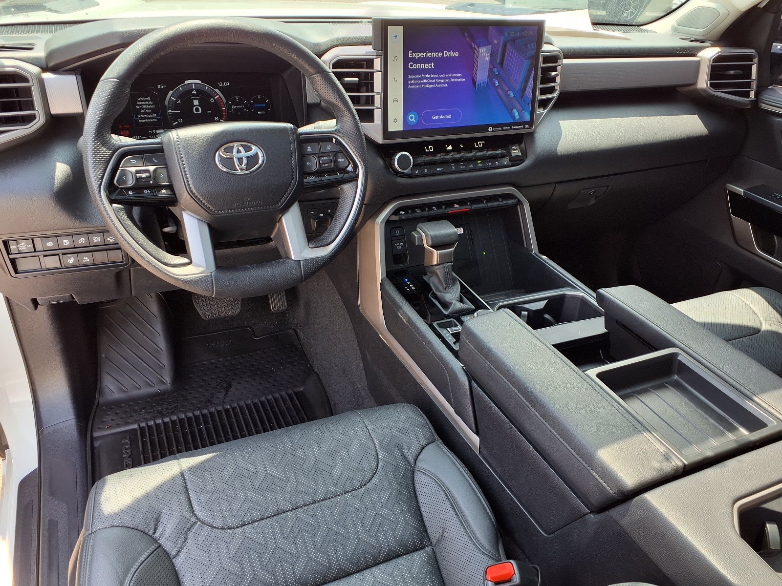 Used 2024 Toyota Tundra Limited AWD/4WD image 23