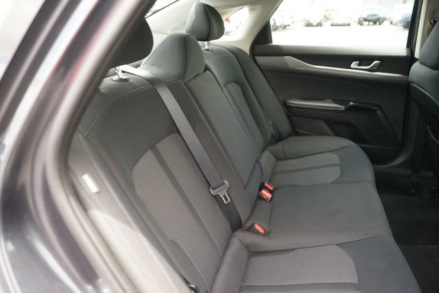 Used 2021 Kia K5 LXS FWD image 16