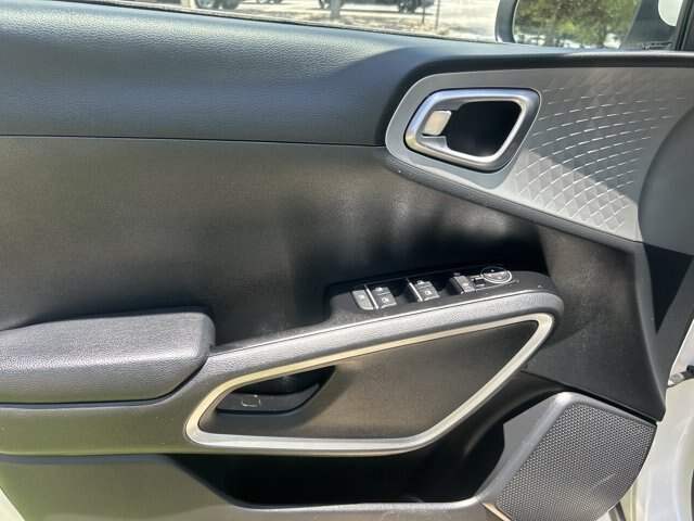 Used 2024 Kia Soul LX w/ Option Group 015 FWD image 19