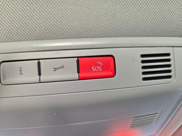 Used 2024 Volkswagen Jetta SE FWD image 8