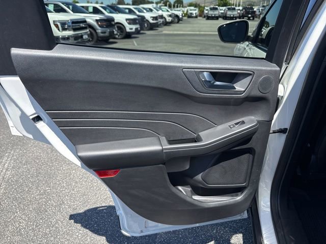 Certified 2023 Ford Escape SE w/ PHEV Premium Package FWD image 9