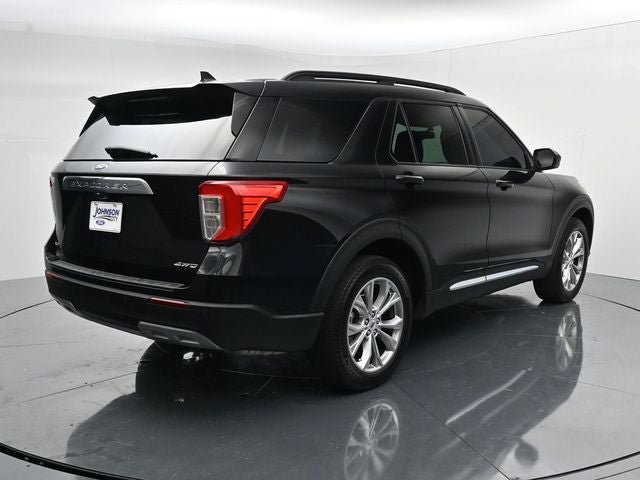 Certified 2023 Ford Explorer XLT w/ Equipment Group 202A AWD/4WD image 9