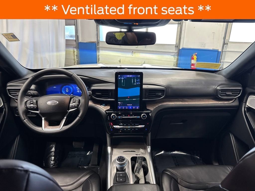 Certified 2022 Ford Explorer Platinum w/ Equipment Group 601A image 12