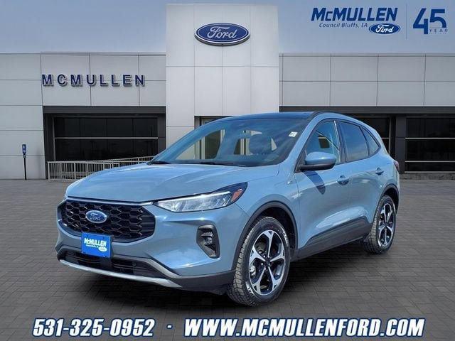 Certified 2025 Ford Escape ST-Line Select w/ Tech Pack #1 AWD/4WD image 1