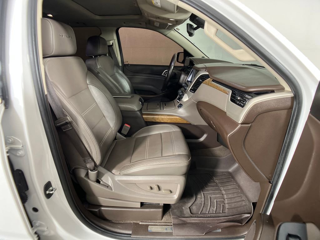 Used 2020 GMC Yukon Denali w/ Denali Premium Package image 10