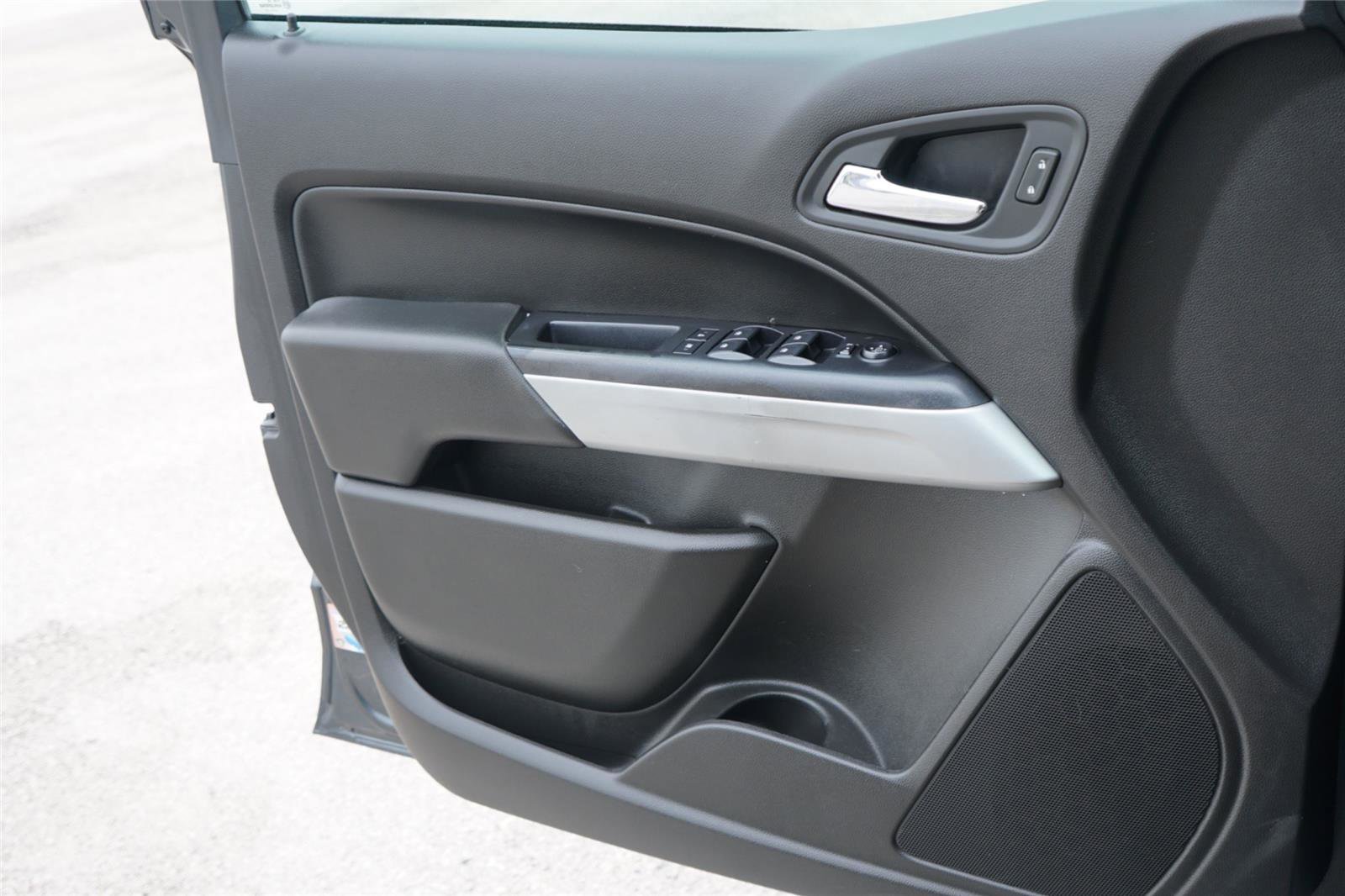 Used 2017 Chevrolet Colorado LT w/ LT Convenience Package RWD image 19