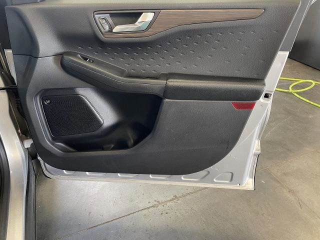 Certified 2020 Ford Escape Titanium w/ Titanium Premium Package 2.0 image 21