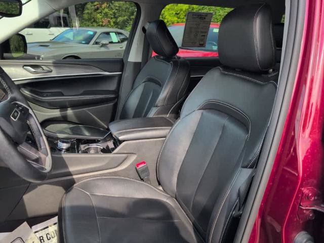 Used 2021 Jeep Grand Cherokee L Limited AWD/4WD image 17