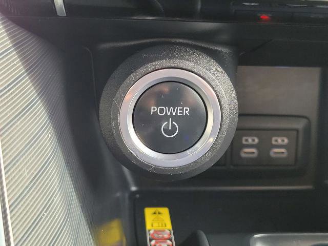 Used 2024 Toyota Venza XLE AWD/4WD image 20