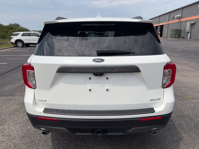 Certified 2024 Ford Explorer XLT w/ Equipment Group 202A AWD/4WD image 4