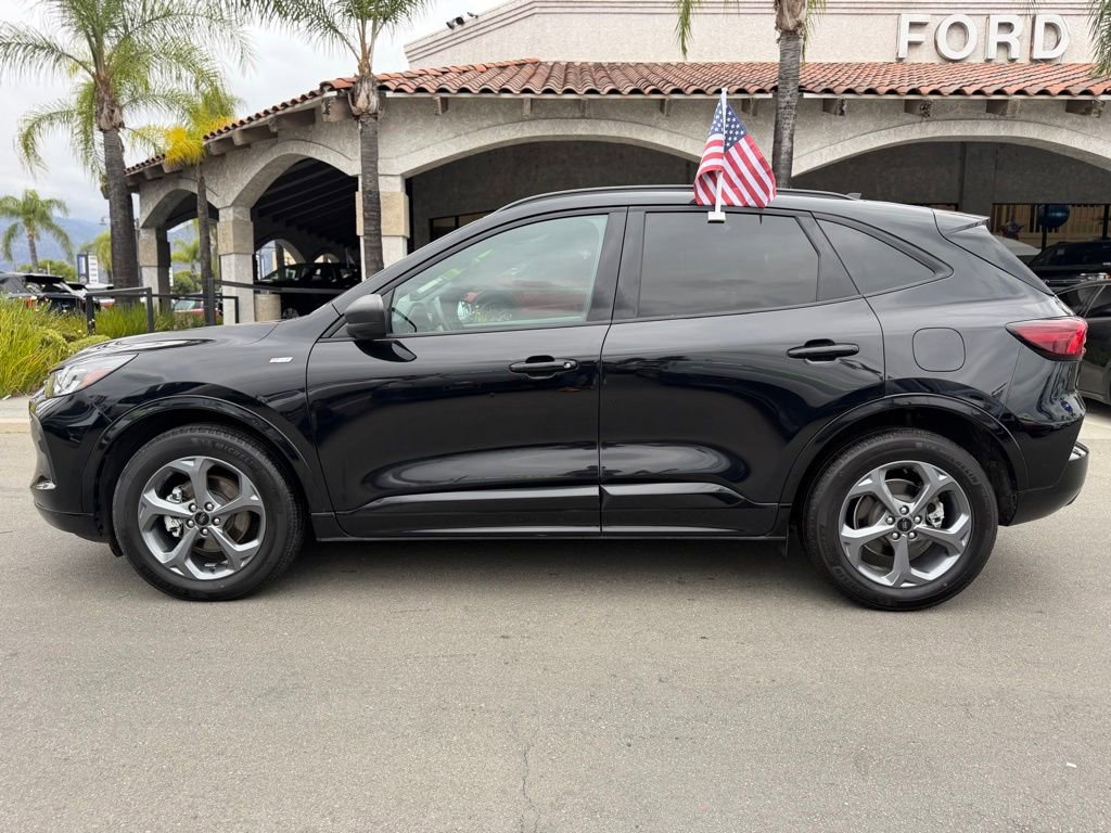 Certified 2023 Ford Escape ST-Line AWD/4WD image 8