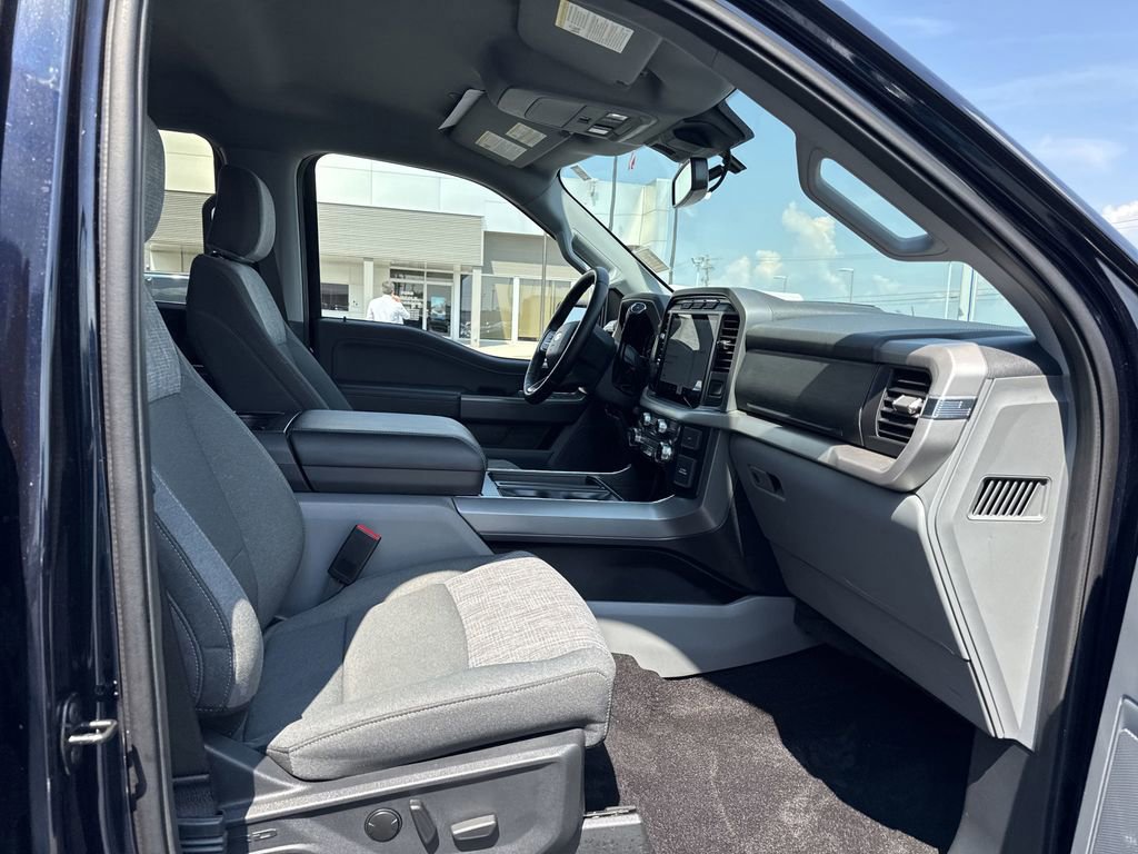 Certified 2022 Ford F150 XLT w/ Equipment Group 302A High image 16