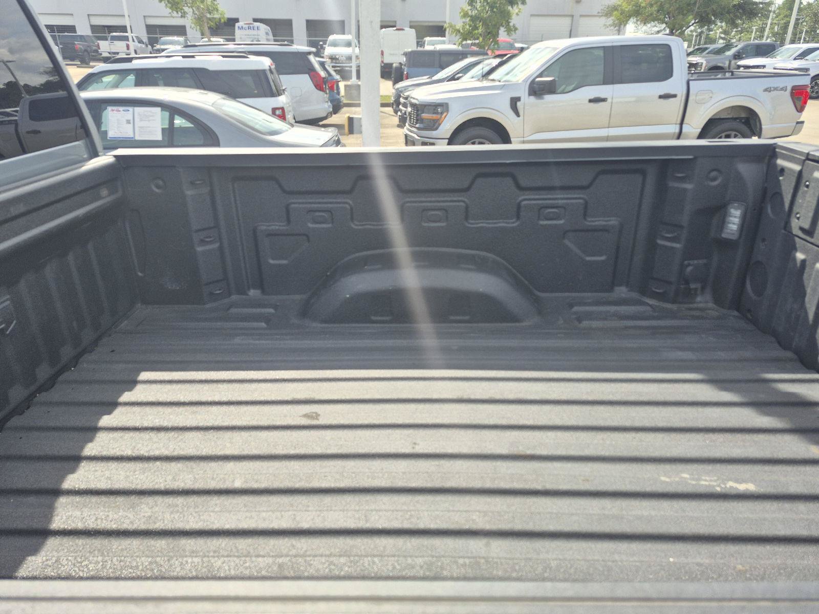 Used 2024 GMC Sierra 2500 AT4 w/ AT4 Premium Plus Package AWD/4WD image 12