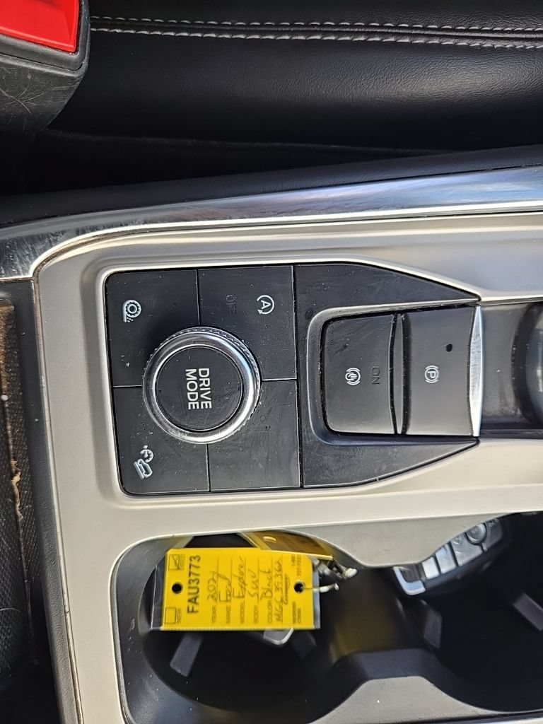 Certified 2021 Ford Explorer XLT w/ Equipment Group 202A AWD/4WD image 13