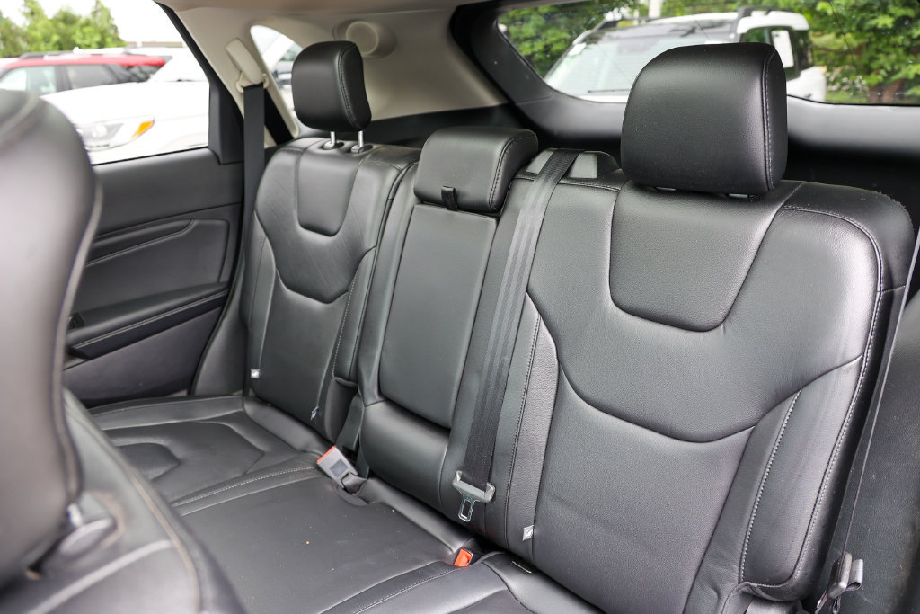 Certified 2019 Ford Edge Titanium w/ Cold Weather Package AWD/4WD image 35