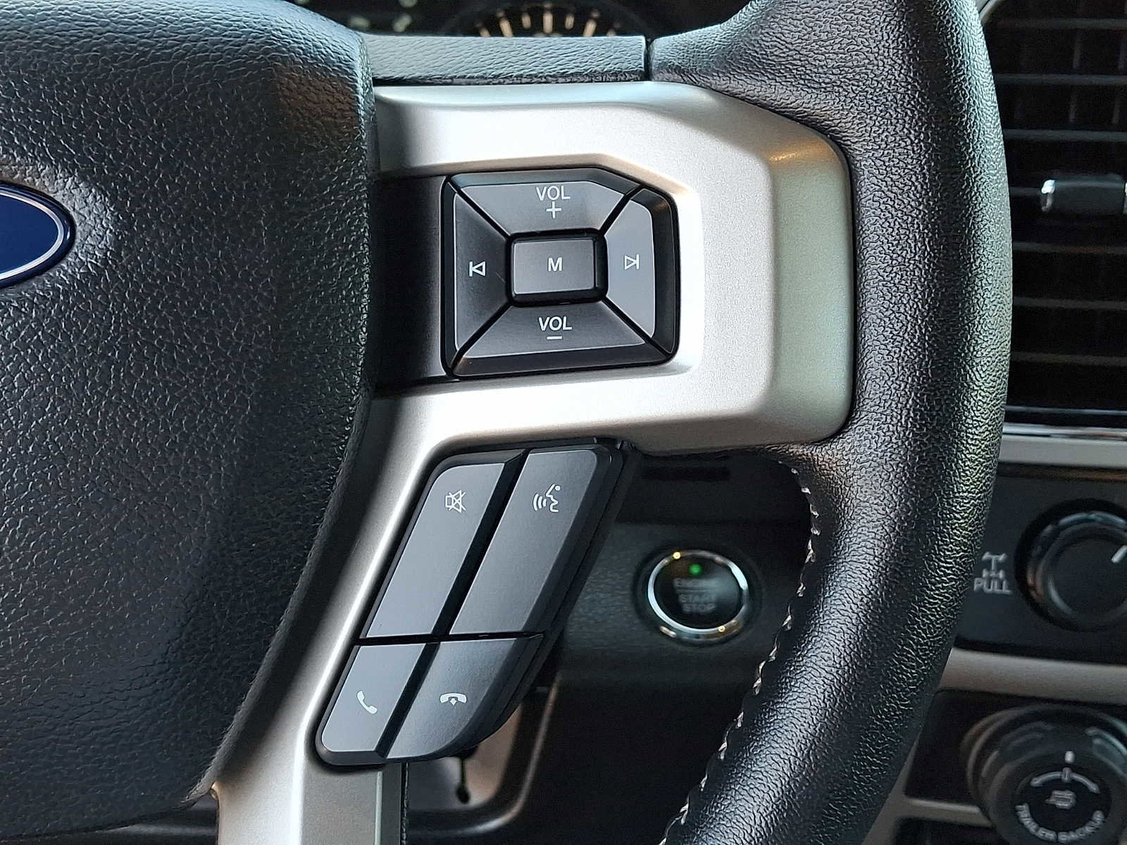 Certified 2019 Ford F150 Lariat w/ Equipment Group 502A Luxury image 24