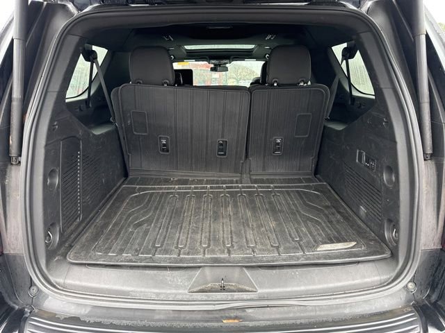 Used 2023 GMC Yukon XL SLT w/ SLT Luxury Package image 14