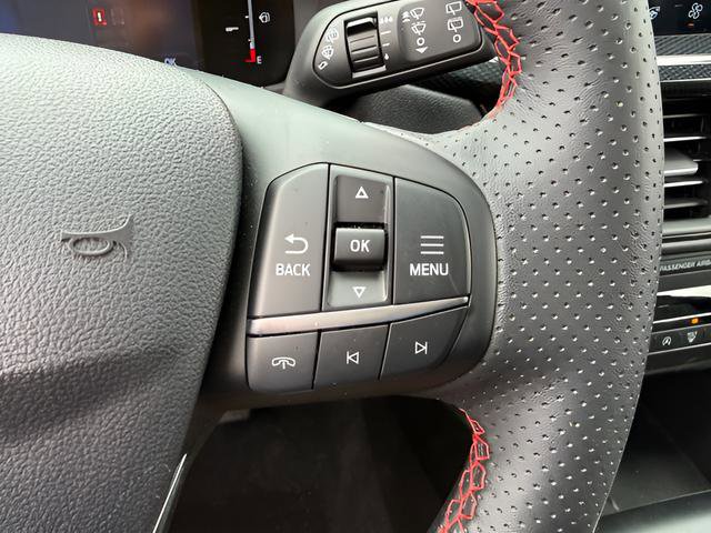 Certified 2025 Ford Escape ST-Line Select w/ Tech Pack #1 AWD/4WD image 17