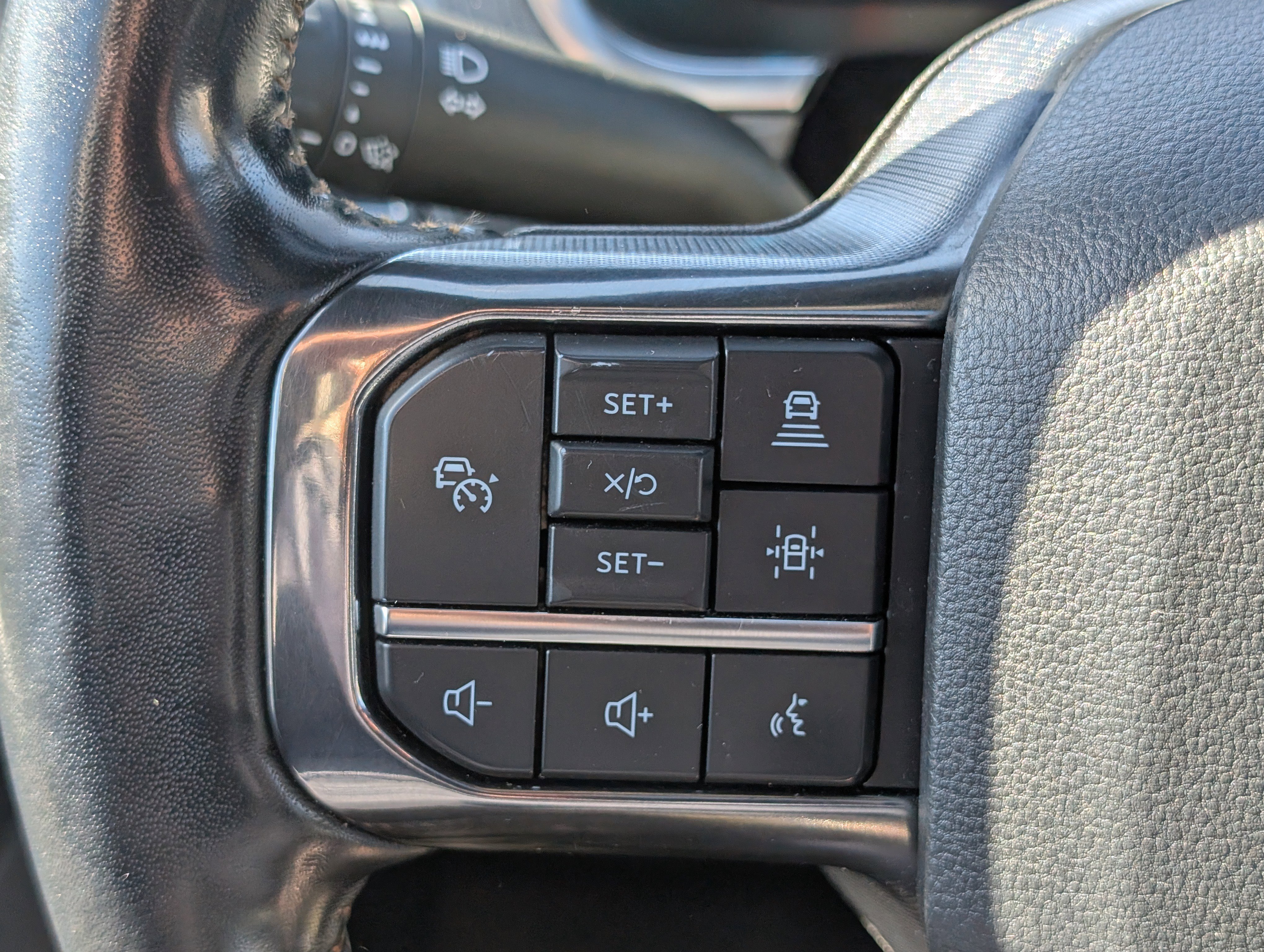 Certified 2022 Ford F150 Platinum w/ Equipment Group 701A High image 25