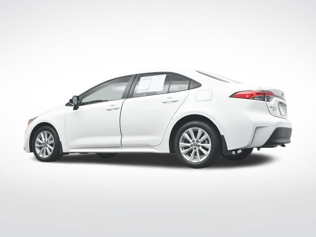 Used 2025 Toyota Corolla LE w/ LE Premium Package FWD image 38
