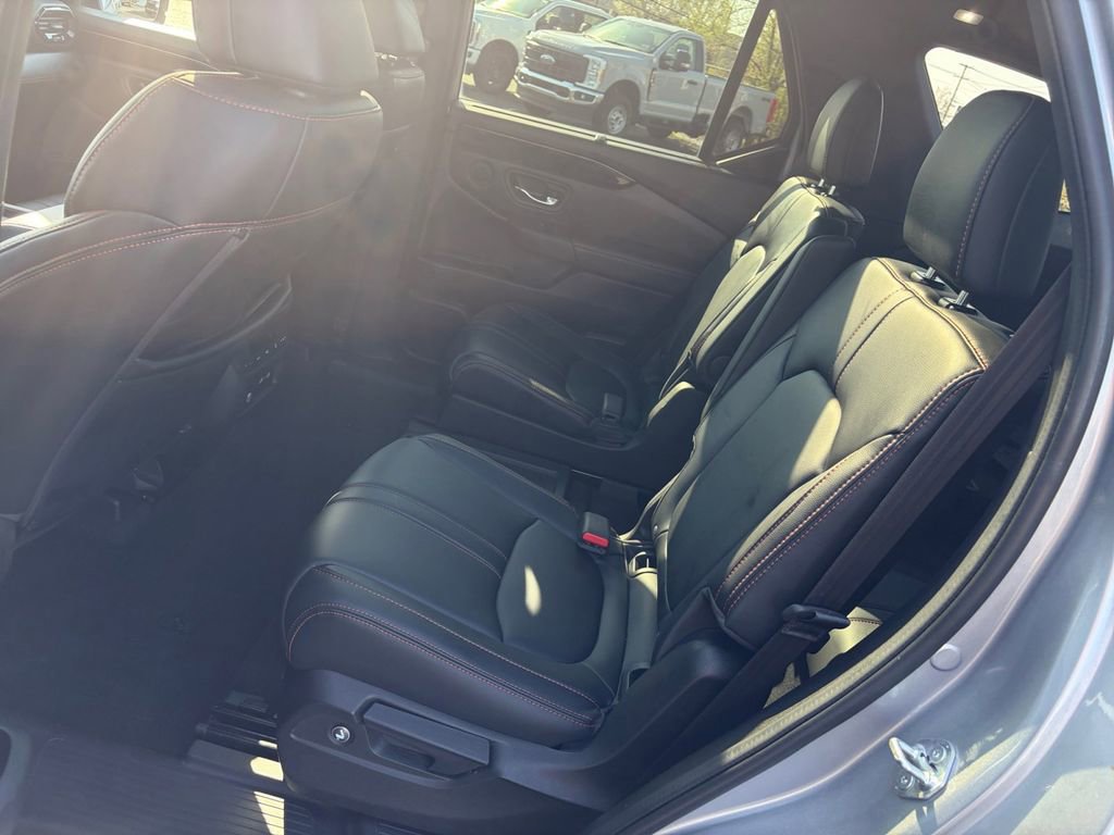 Used 2023 Honda Pilot TrailSport image 18