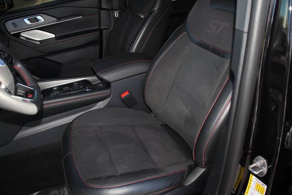 Certified 2025 Ford Explorer ST AWD/4WD image 23