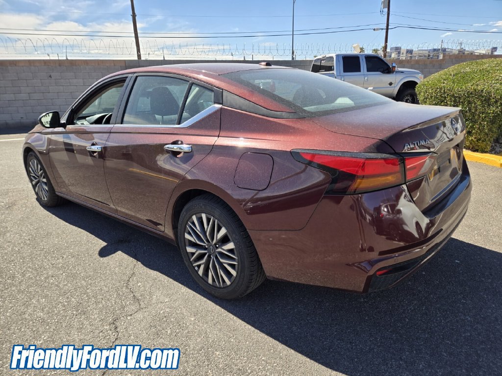 Used 2025 Nissan Altima 2.5 SV FWD image 3