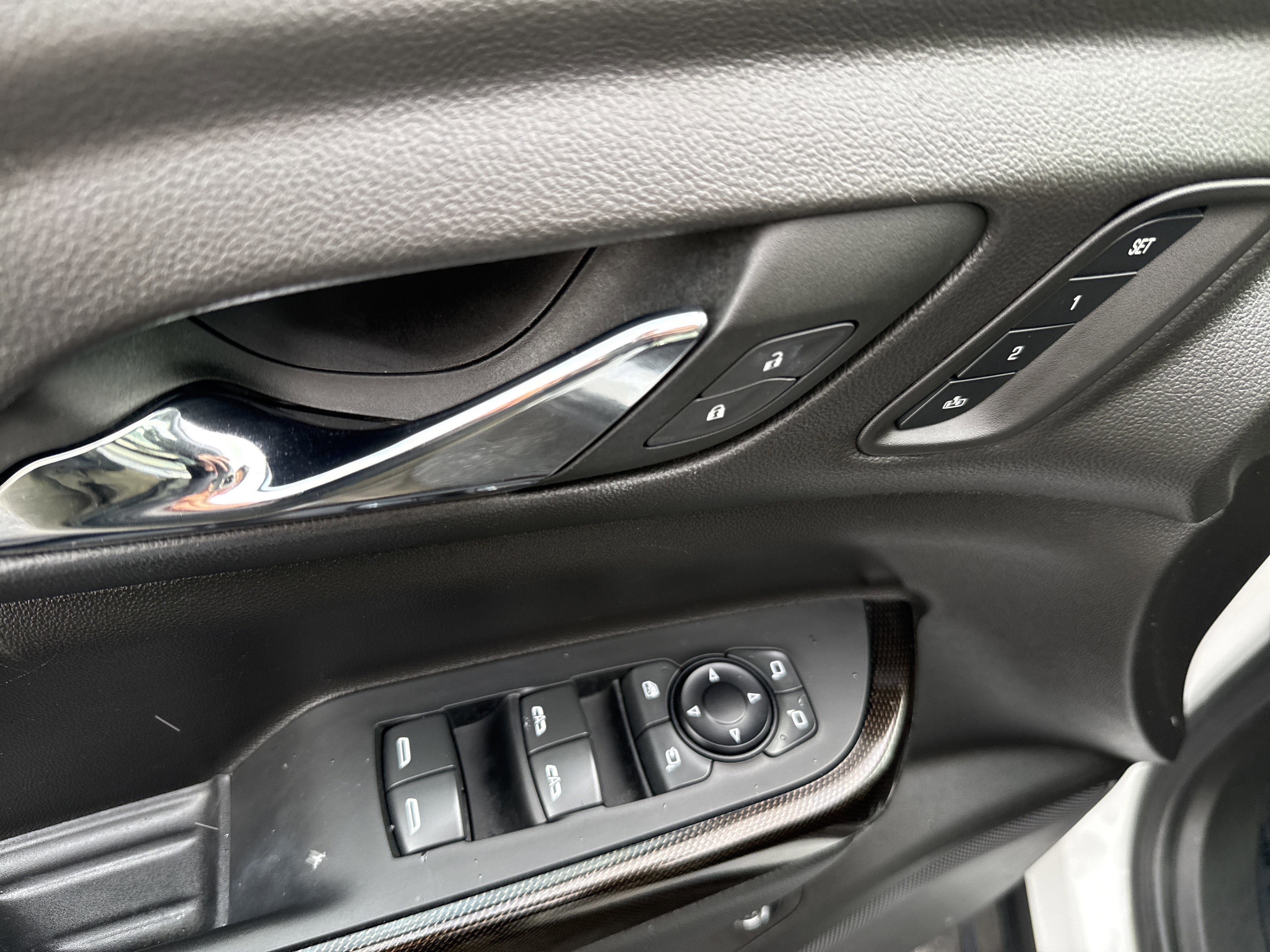 Used 2023 GMC Acadia AT4 w/ Technology Package image 14