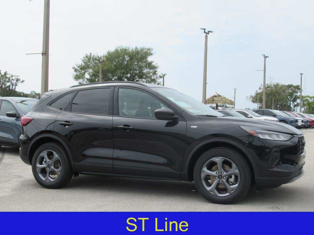 Certified 2025 Ford Escape ST-Line w/ Tech Pack #1 image 6