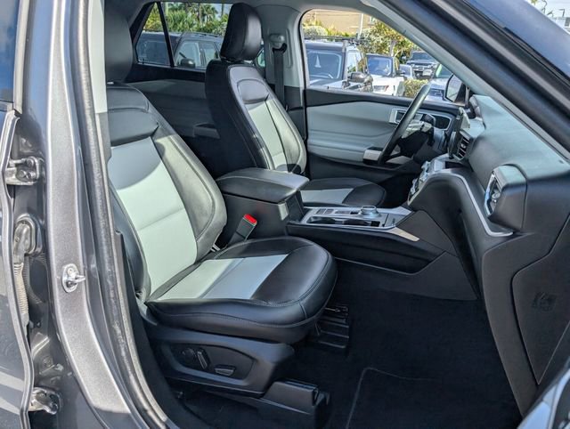 Certified 2023 Ford Explorer XLT w/ Equipment Group 202A RWD image 16