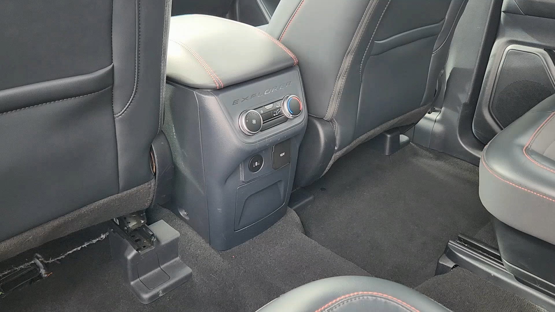 Certified 2025 Ford Explorer ST-Line image 17