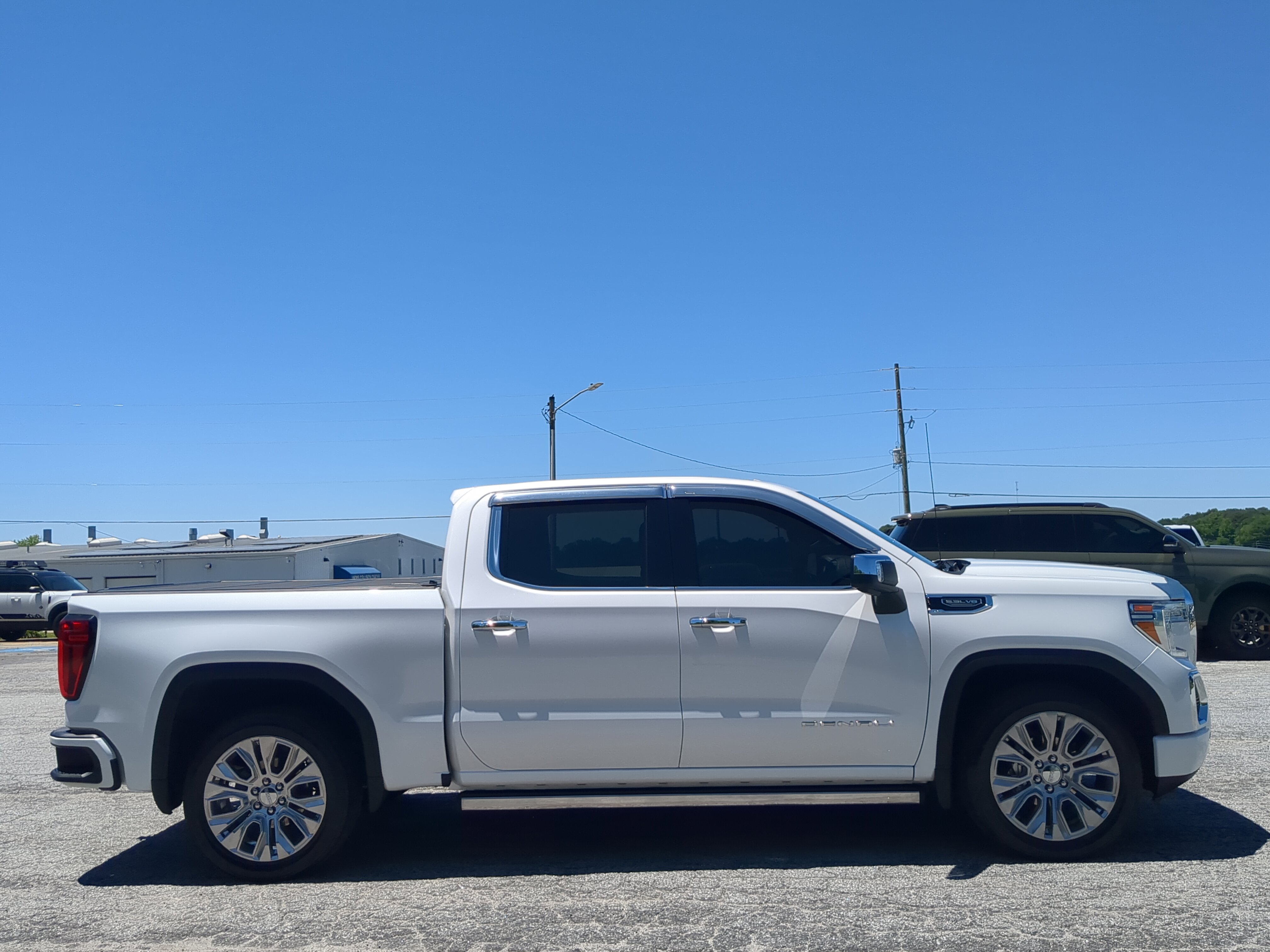 Used 2022 GMC Sierra 1500 Denali w/ Denali Premium Package AWD/4WD image 2