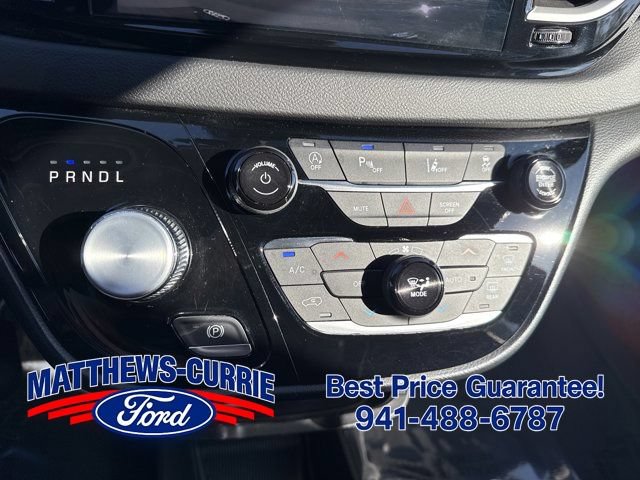 Used 2025 Chrysler Pacifica Select FWD image 19