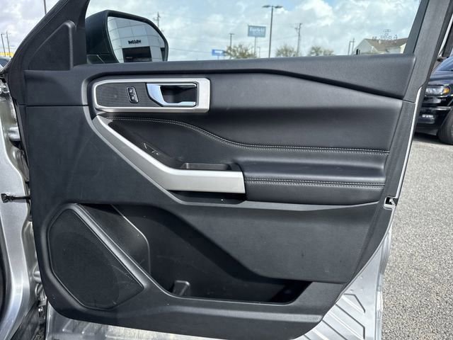 Certified 2022 Ford Explorer XLT w/ Equipment Group 202A image 13