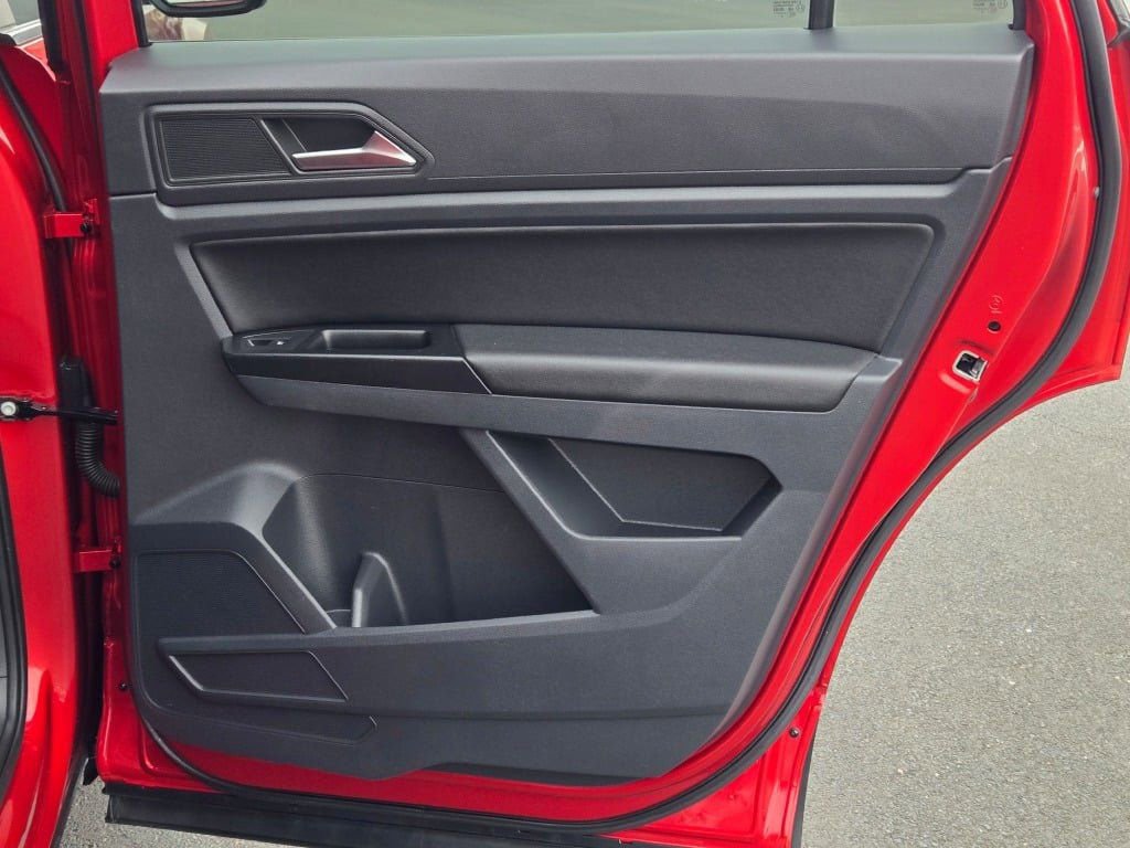 Used 2020 Volkswagen Atlas Cross Sport SE image 9