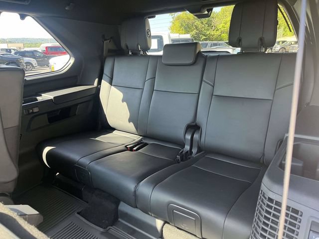 Used 2025 Toyota Sequoia Platinum AWD/4WD image 16