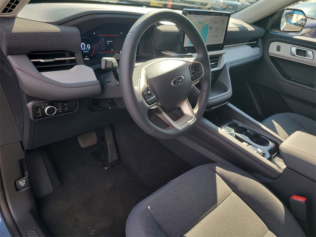 Certified 2025 Ford Explorer Active image 17