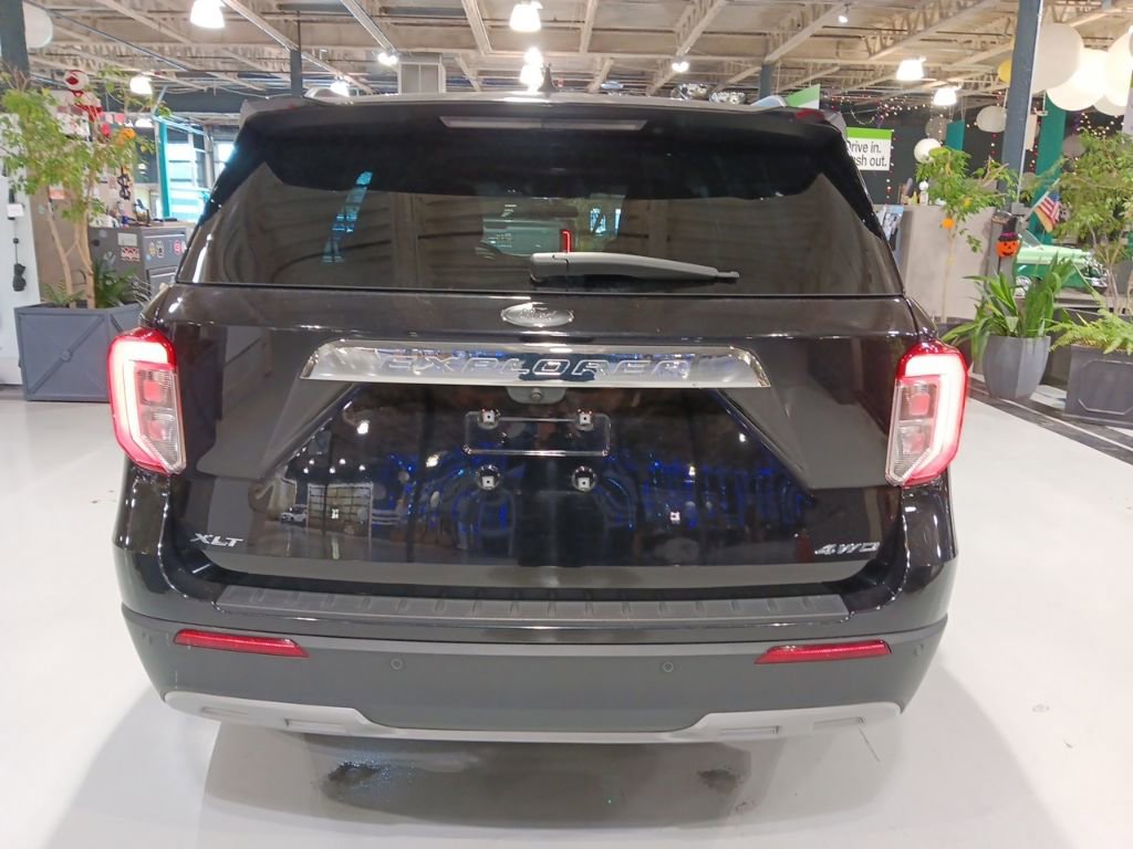 Certified 2023 Ford Explorer XLT w/ Equipment Group 202A image 7