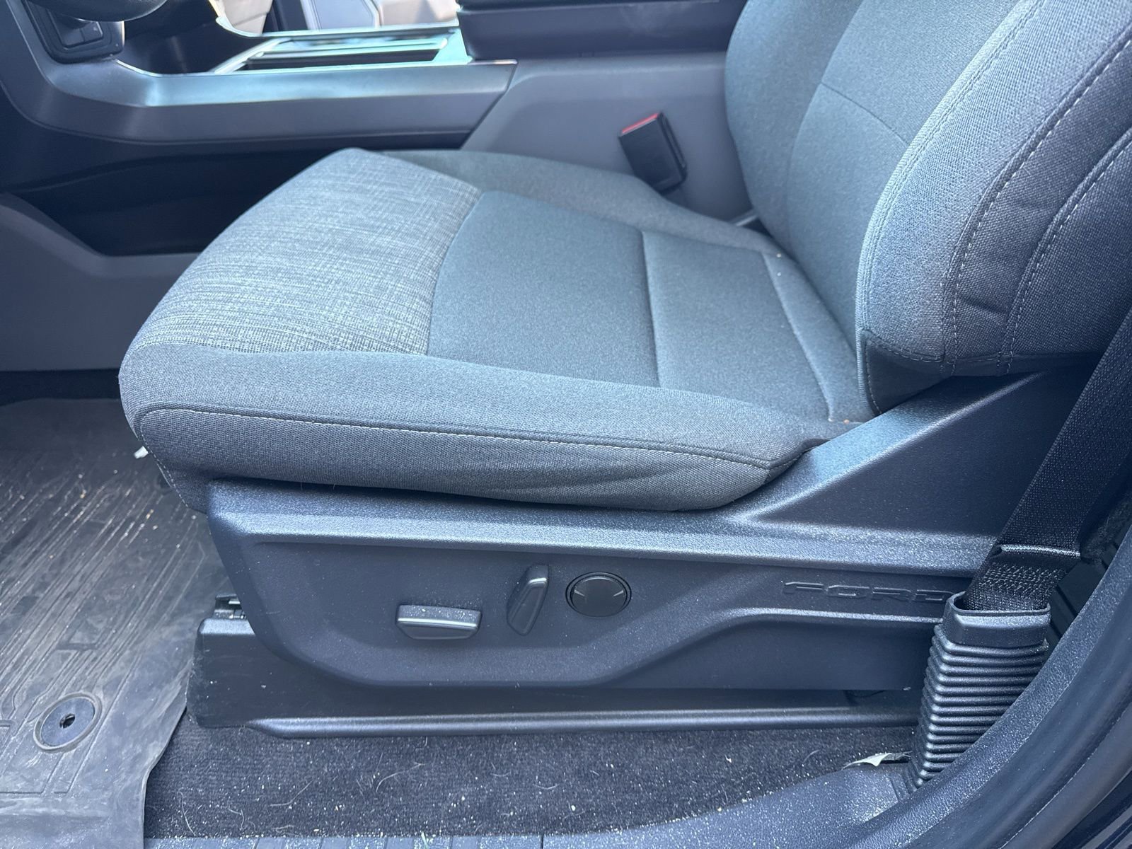 Certified 2022 Ford F150 XLT w/ Equipment Group 302A High image 18