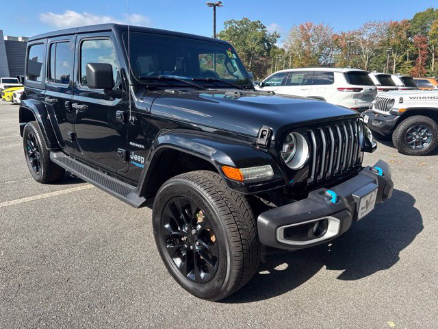 Used 2022 Jeep Wrangler Unlimited Sahara w/ Cold Weather Group AWD/4WD image 4