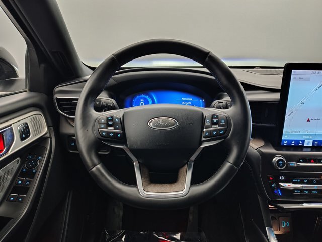 Certified 2020 Ford Explorer Platinum w/ Premium Technology Package AWD/4WD image 35