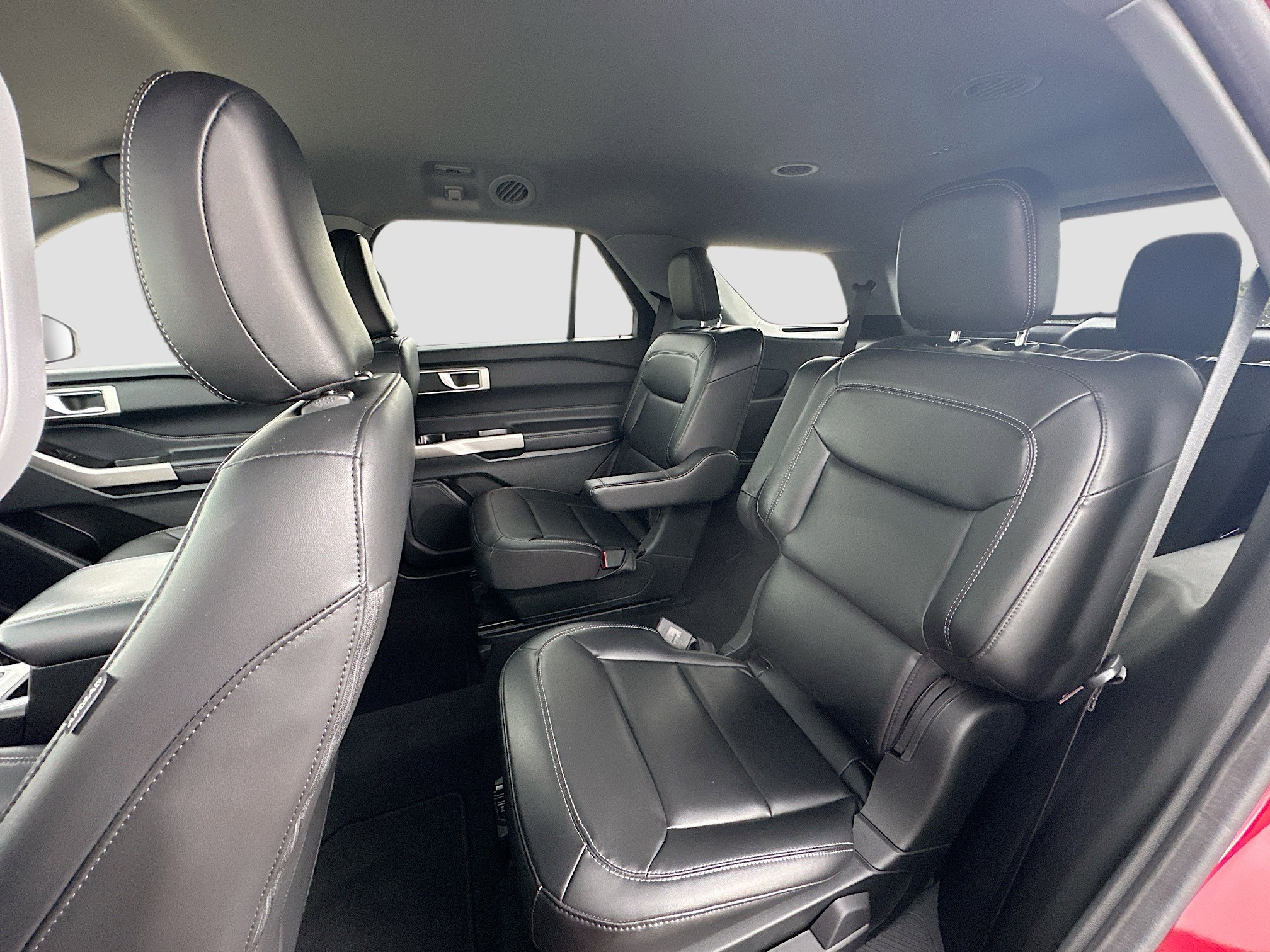 Certified 2022 Ford Explorer XLT w/ Equipment Group 202A RWD image 23