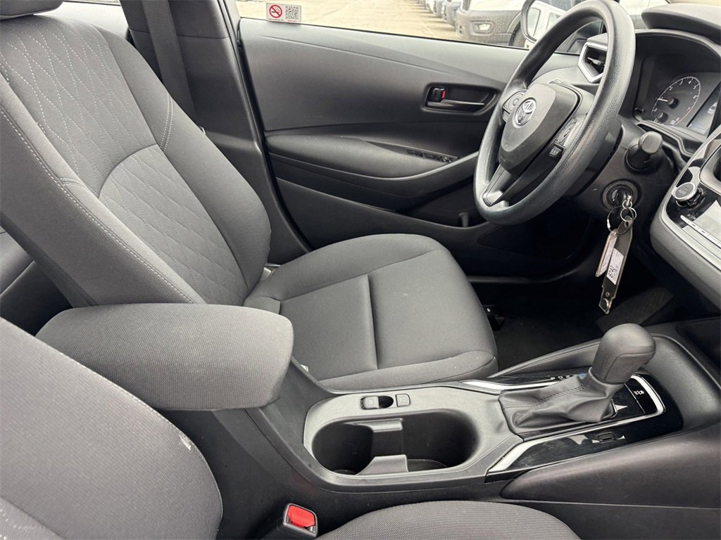 Used 2024 Toyota Corolla LE image 6