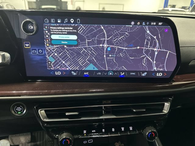 Used 2025 Chevrolet Traverse Z71 w/ Enhanced Driving Package AWD/4WD image 24
