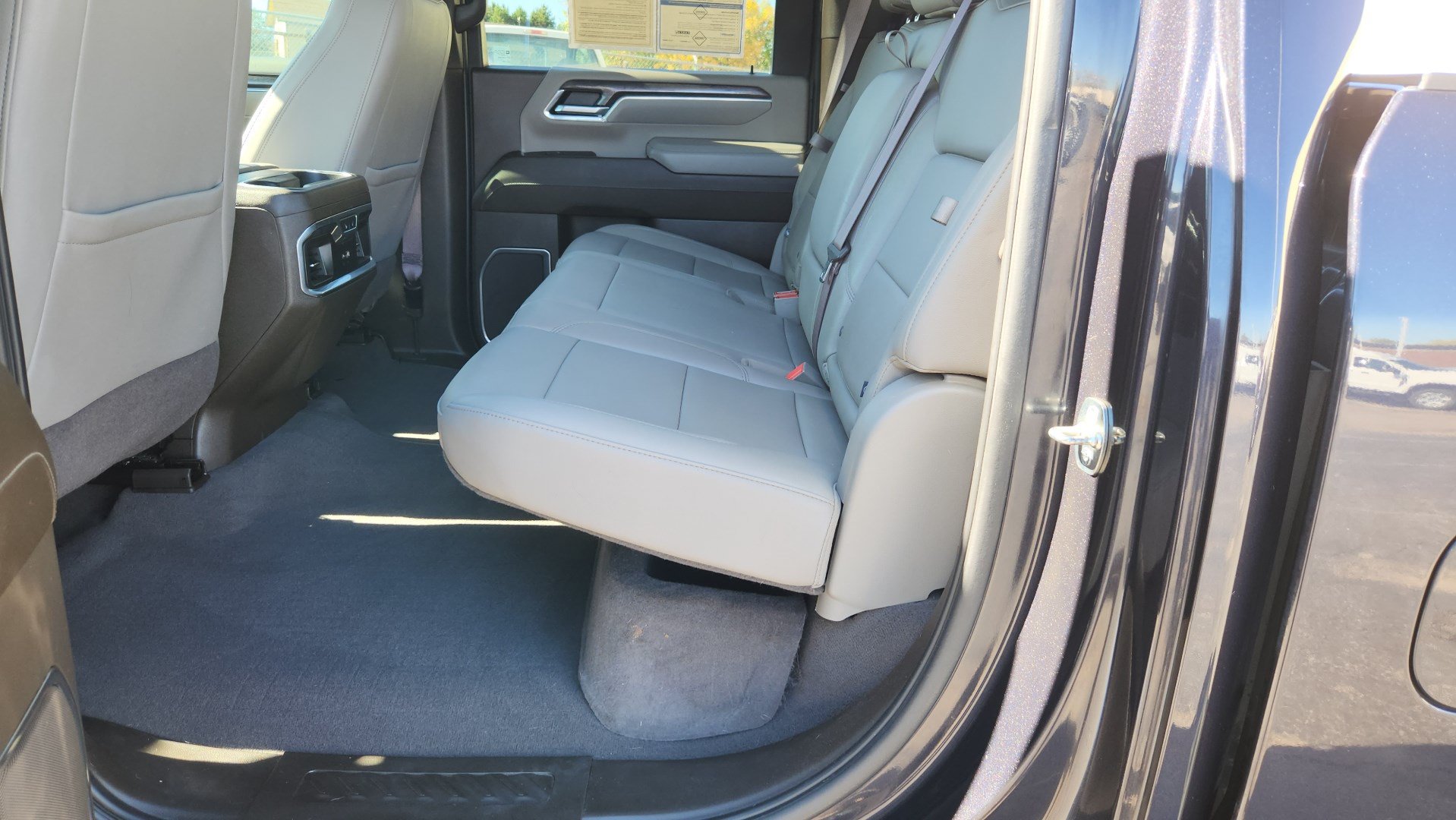 Used 2024 Chevrolet Silverado 2500 LTZ w/ LTZ Convenience Package AWD/4WD image 20
